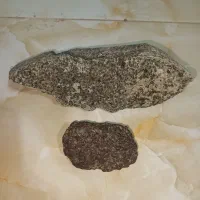 دوقطه شهاب سنگ