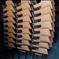 تعدادی صندلی آموزشی (دانشجویی)