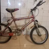 سه تا دوچرخه فروشی