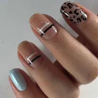 کاشت ناخن طبیعی با بیمه ۱۰ روزه