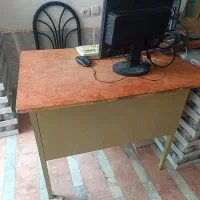 میز فلزی