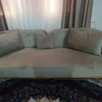 مبلمان و جلو مبلی