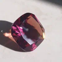 خریدار سنگ جواهراتی