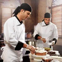 استخدام کارگر ساده رستوران با جای خواب