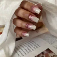 استخدام ناخنکار حرفه ای به صورت درصدی