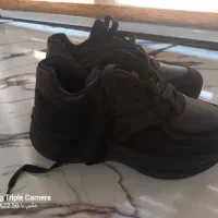 کتونی و کت شلوار لی