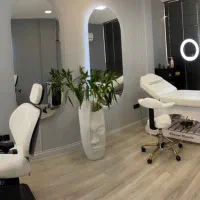 استخدام ناخنکار،بافتکار،پدیکوریست،اکستنشن کار مو