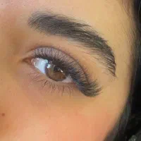 خدمات اکستنشن مژه و آموزش