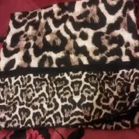 تعدادی شال و روسری