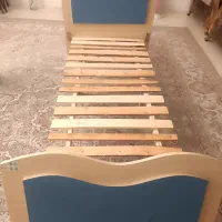 کف تخت و تخت نوجوان