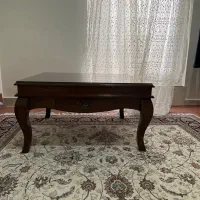 میز و جاکفشی