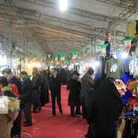 فروشنده غرفه نمایشگاه