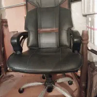 صندلی نو اصلا استفاده نشده