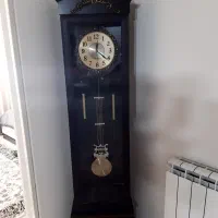 ساعت ایستاده کاملا تمیز