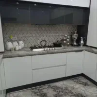 ۸۵ متر طبقه دوم روبه نما  بسیار تمیز فول امکانات
