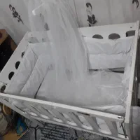 تخت نوزاد کنار مادر|تخت و صندلی بچه|رشت, معلم|دیوار