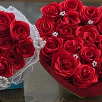 اویز روی درب و دسته گل)ربانی