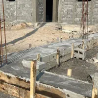 فروش تخته قالب بندی روسی، و دو عدد بالابر ساختمانی
