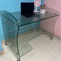 میز تحریر تمام شیشه