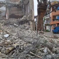 تخریب ساختمان همراه با بیل و لودر|خدمات پیشه و مهارت|لنگرود, |دیوار