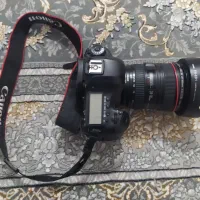 دوربین کنون 5d در حد نو