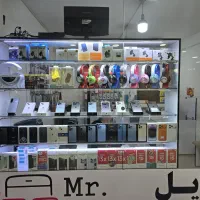 ویترین مغازه موبایل