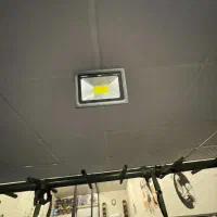 سه عدد پروژکتور ۵۰ وات