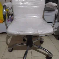 فروش یک عدد صندلی جک دار، استند لاک،ویک کله مانکن