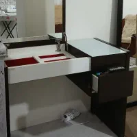 میزتوالت با آیینه مخفی