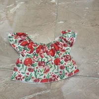 تعداد بسیار زیادی لباس بچگانه دخترانه
