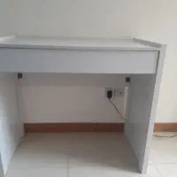 میز مطالعه یاکامپیوتر در حد نو|میز تحریر و کامپیوتر|رشت, باهنر|دیوار