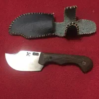خنجر تیغه کوتاه و چاقو