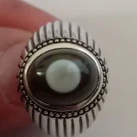 تعدادی نگین