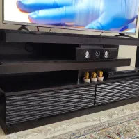 میز تلویزیون|میز تلویزیون|پرند, فاز ۳|دیوار