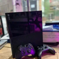 Xbox one ۵۰۰ گیگابایت دو دسته اصلی به همراه بازی|کنسول، بازی ویدئویی و آنلاین|تهران, فردوس|دیوار