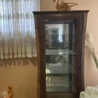 کمد شیشه ای بوفه ، در جدا کننده ،تابلو