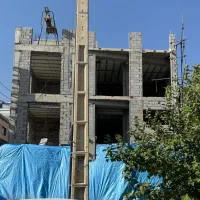 نگهبان ساختمان در حال ساخت