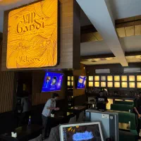 نظافت چی سالن و سرویس های رستوران