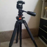 سه پایه دوربین