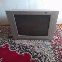 تلویزیون با لوازم جانبی