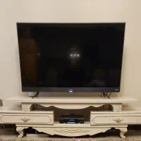 تلویزیون و میز تلویزیون