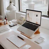 نیازمند فروشنده تلفنی