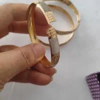 سه عدد النگوی طلا|جواهرات|اندیشه, اندیشه فاز ۱|دیوار