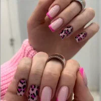 کاشت و ترمیم ناخن با طراحی ترند