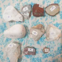 تعدادی سنگ نیمه قیمتی|بدلیجات|نیشابور, شهرک جانبازان|دیوار