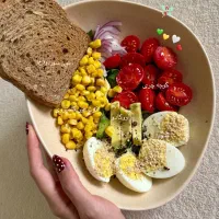 مربی خانم جوان حرفه ای برای همه سنین