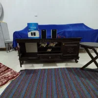 یک عدد میز عسلی دو عدد باند و یک میز تلویزیون