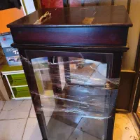 ویترین چوبی