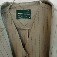 جلیقه و کت و دامن|لباس|ری, دولت‌آباد|دیوار