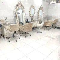 وسایل آرایشگاه/آیینه وکنسول/آیینه قدی/پاف/تخت